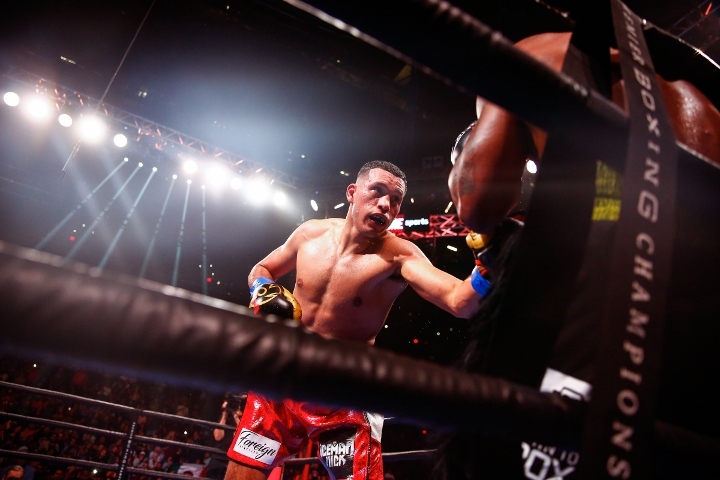 Photos: David Benavidez Busts Up Kyrone Davis For Stoppage Win - Boxing